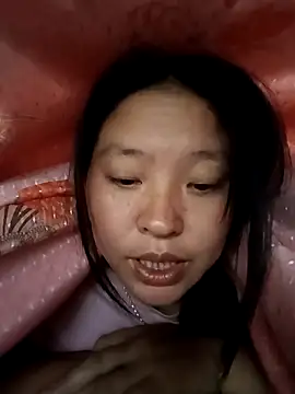 Snapshot of MuiNay chatting on November 19, 2025, 1:49 am MuiNay online show from November 19, 2025, 1:49 am