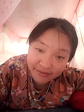 Snapshot of MuiNay chatting on November 5, 2025, 3:31 am MuiNay online show from November 5, 2025, 3:31 am