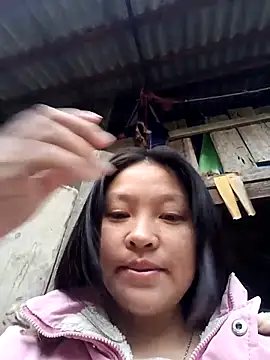 Snapshot of MuiNay chatting on November 25, 2025, 11:48 pm MuiNay online show from November 25, 2025, 11:48 pm