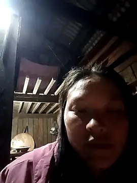 Snapshot of MuiNay chatting on November 28, 2025, 12:05 pm MuiNay online show from November 28, 2025, 12:05 pm