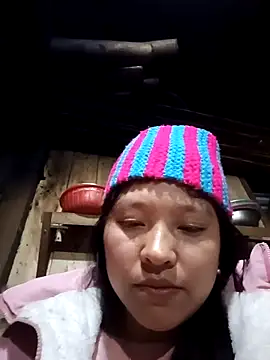 Snapshot of MuiNay chatting on November 20, 2025, 11:55 am MuiNay online show from November 20, 2025, 11:55 am