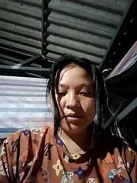 Snapshot of MuiNay chatting on November 5, 2025, 6:00 pm MuiNay online show from November 5, 2025, 6:00 pm