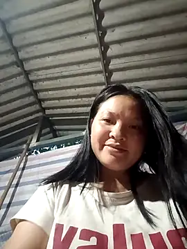 Snapshot of MuiNay chatting on October 21, 2025, 11:04 pm MuiNay online show from October 21, 2025, 11:04 pm