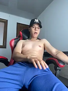 Snapshot of jordan_422 chatting on November 1, 2025, 2:22 pm jordan 422 online show from November 1, 2025, 2:22 pm