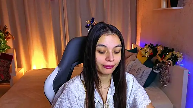 Snapshot of Leila_Hefner chatting on December 5, 2025, 2:43 am Leila Hefner online show from December 5, 2025, 2:43 am