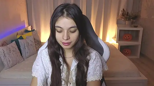 Snapshot of Leila_Hefner chatting on November 14, 2025, 2:48 am Leila Hefner online show from November 14, 2025, 2:48 am