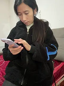 Snapshot of crhong666 chatting on November 29, 2025, 12:44 am crhong666 online show from November 29, 2025, 12:44 am