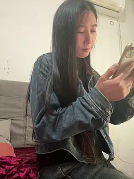 crhong666 online show from April 1, 2026, 12:35 am