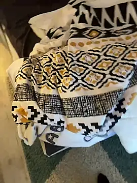 Snapshot of LesAmantsAE2 chatting on February 14, 2026, 2:06 pm LesAmantsAE2 online show from February 14, 2026, 2:06 pm