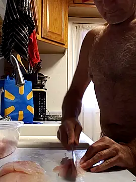 pareja-40-20 online show from March 28, 2026, 10:55 pm