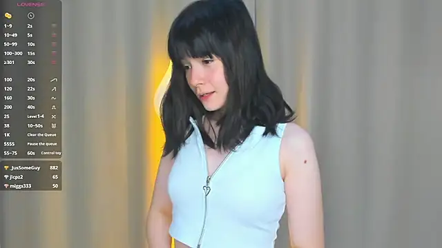 Honeey Beee online show from September 24, 2025, 7:20 pm