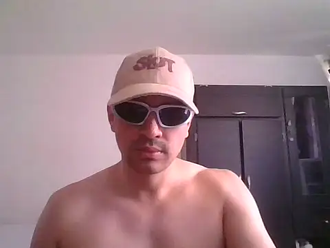 Snapshot of AlphaBoyyX chatting on September 9, 2025, 5:33 pm AlphaBoyyX online show from September 9, 2025, 5:33 pm