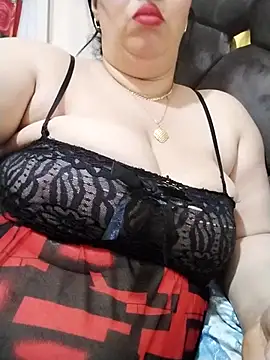 Snapshot of milkbreastsexy chatting on November 29, 2025, 5:18 am milkbreastsexy online show from November 29, 2025, 5:18 am