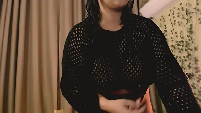 Snapshot of HoneyBroownie chatting on November 17, 2025, 10:03 pm HoneyBroownie online show from November 17, 2025, 10:03 pm