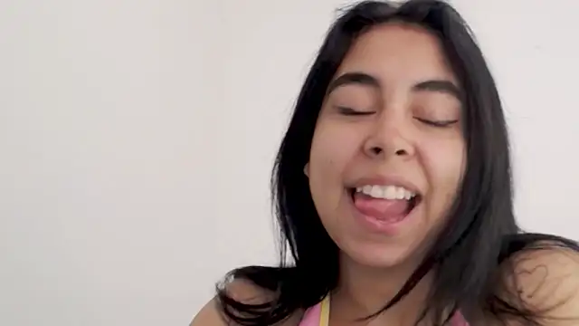 Snapshot of lily_robertss_ chatting on February 24, 2026, 3:02 pm lily robertss online show from February 24, 2026, 3:02 pm