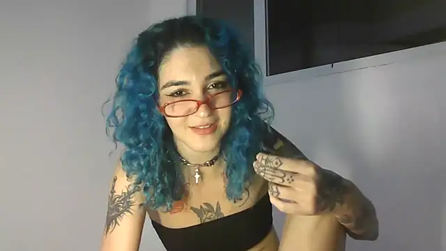 Snapshot of peetitefairy chatting on May 16, 2026, 6:45 am peetitefairy online show from May 16, 2026, 6:45 am