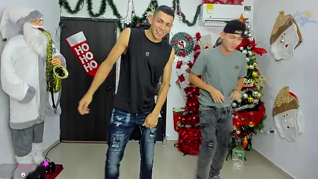 Snapshot of Playhardsex_ chatting on December 17, 2025, 10:59 pm Playhardsex online show from December 17, 2025, 10:59 pm