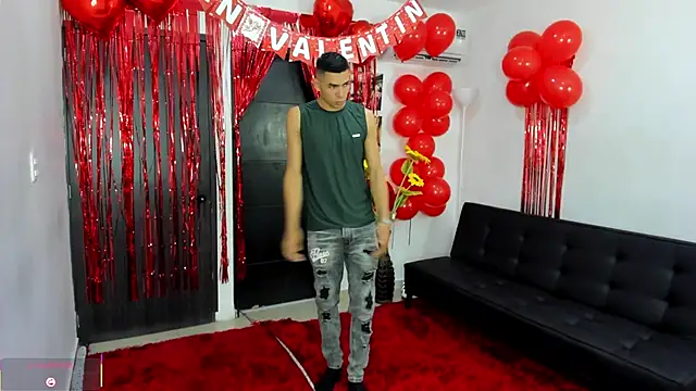 Snapshot of Playhardsex_ chatting on February 8, 2026, 11:02 pm Playhardsex online show from February 8, 2026, 11:02 pm