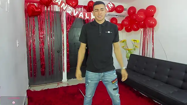 Snapshot of Playhardsex_ chatting on February 10, 2026, 11:04 pm Playhardsex online show from February 10, 2026, 11:04 pm