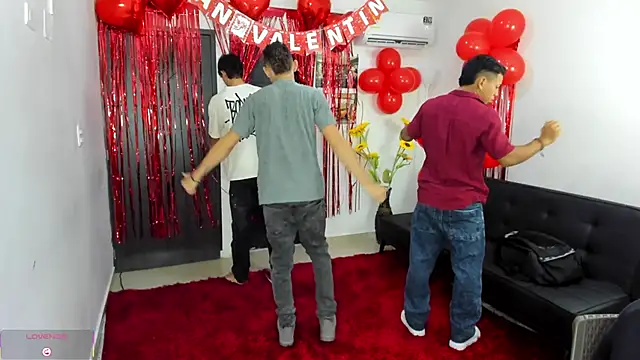 Snapshot of Playhardsex_ chatting on February 9, 2026, 11:03 pm Playhardsex online show from February 9, 2026, 11:03 pm