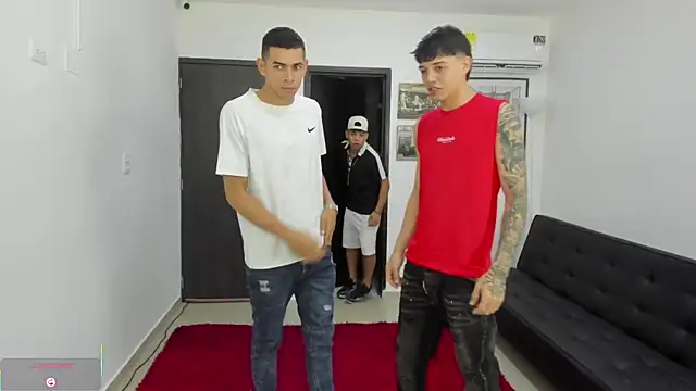 Snapshot of Playhardsex_ chatting on February 19, 2026, 11:01 pm Playhardsex online show from February 19, 2026, 11:01 pm