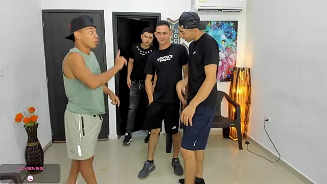 Snapshot of Playhardsex_ chatting on November 24, 2025, 11:16 pm Playhardsex online show from November 24, 2025, 11:16 pm