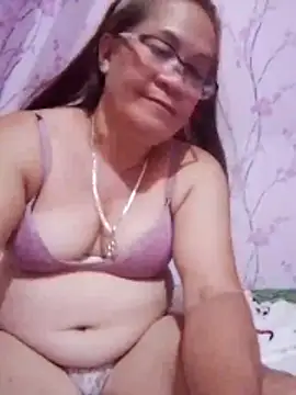 vickyhot1966 online show from April 20, 2026, 2:40 pm