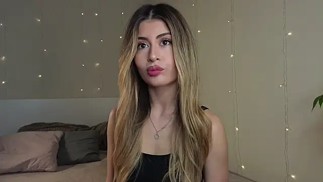 Snapshot of GeorginaHarn chatting on October 28, 2025, 8:13 am GeorginaHarn online show from October 28, 2025, 8:13 am