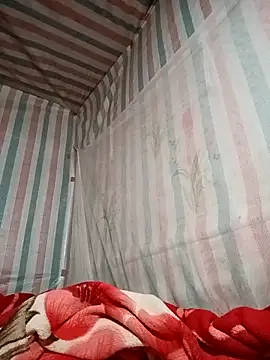 Love-Mama33 online show from November 21, 2025, 11:04 pm