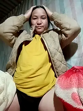 Love-Mama33 online show from February 8, 2026, 11:24 pm