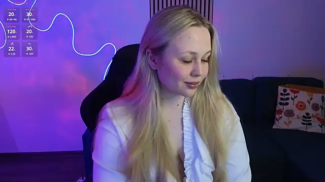 Estella Elwood online show from March 23, 2026, 7:36 pm