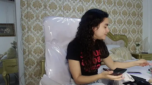 Snapshot of JessB_ chatting on November 11, 2025, 6:14 pm JessB online show from November 11, 2025, 6:14 pm