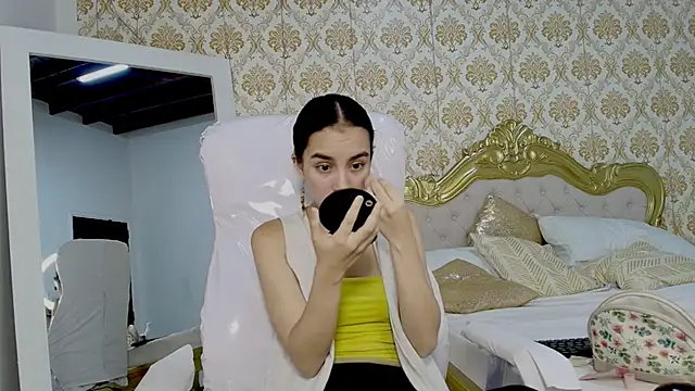 Snapshot of JessB_ chatting on September 29, 2025, 6:24 pm JessB online show from September 29, 2025, 6:24 pm