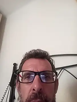 gigolobcn online show from March 3, 2026, 2:24 pm