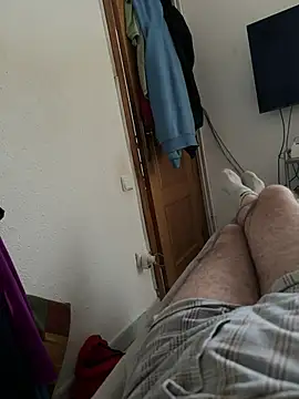 gigolobcn online show from February 24, 2026, 3:35 pm