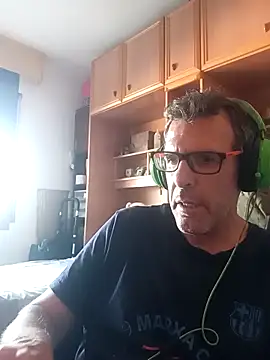 gigolobcn online show from May 25, 2026, 5:33 pm