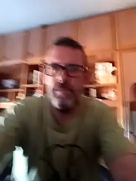 gigolobcn online show from April 4, 2026, 4:57 pm