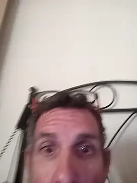 gigolobcn online show from May 17, 2026, 2:50 pm