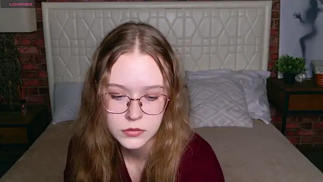 MandyMils online show from November 9, 2025, 12:31 pm