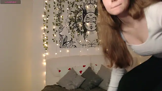 MandyMils online show from November 29, 2025, 3:23 pm