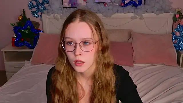 MandyMils online show from December 14, 2025, 2:22 pm