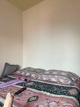 Snapshot of Zara_Bel chatting on October 3, 2025, 6:20 pm Zara Bel online show from October 3, 2025, 6:20 pm