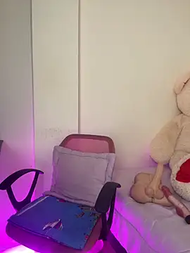 Snapshot of Zara_Bel chatting on February 27, 2026, 6:19 pm Zara Bel online show from February 27, 2026, 6:19 pm