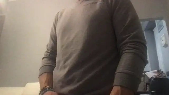 Snapshot of Axl_hot chatting on October 24, 2025, 8:08 pm Axl hot online show from October 24, 2025, 8:08 pm