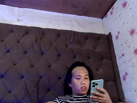 Snapshot of Cockyliciousx chatting on November 21, 2025, 1:43 pm Cockyliciousx online show from November 21, 2025, 1:43 pm