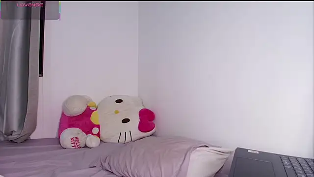 Snapshot of dulceangel__ chatting on November 5, 2025, 4:04 am dulceangel online show from November 5, 2025, 4:04 am