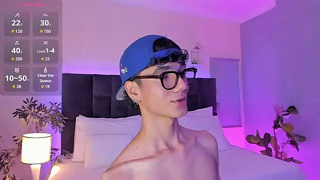 Snapshot of Phillicious__ chatting on November 10, 2025, 9:31 pm Phillicious online show from November 10, 2025, 9:31 pm