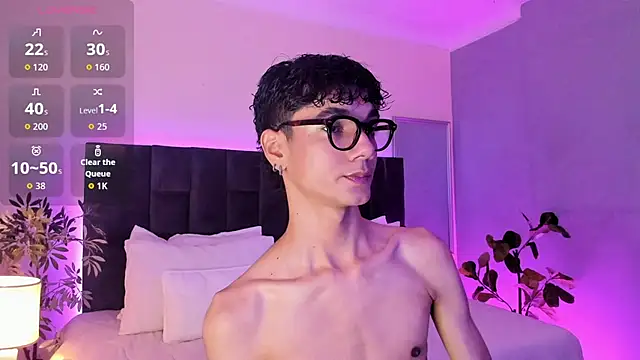 Snapshot of Phillicious__ chatting on November 6, 2025, 11:42 pm Phillicious online show from November 6, 2025, 11:42 pm