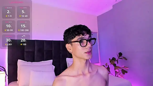 Snapshot of Phillicious__ chatting on November 5, 2025, 10:57 pm Phillicious online show from November 5, 2025, 10:57 pm