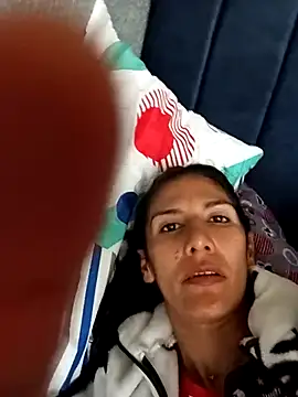 Snapshot of gattycahot chatting on November 30, 2025, 2:40 pm gattycahot online show from November 30, 2025, 2:40 pm